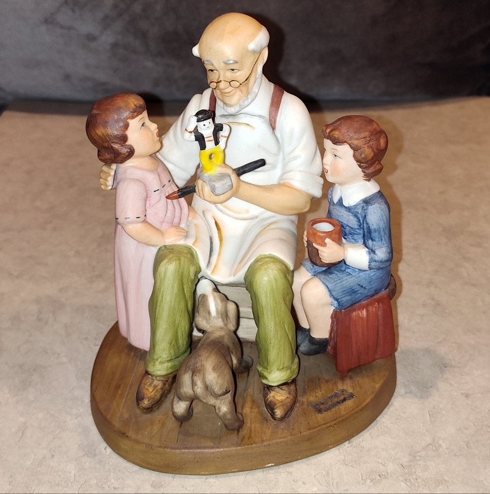 1980 NORMAN ROCKWELL CLUB ANNUAL FIGURINE "THE TOY MAKER" PORCELAIN STATUE